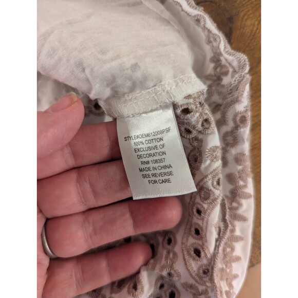 Embroidered Boho Eyelet Tank Top – Size PXL – Ivory & Taupe – 100% Cotton - Picture 5 of 10